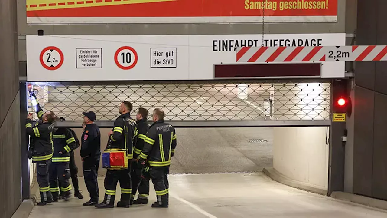 Oö: Nächtlicher Einsatz aufgrund eines beschädigten Einfahrtstores einer Tiefgarage in Wels