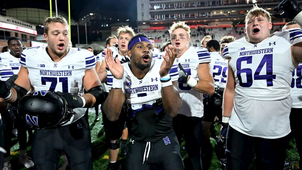 Northwestern exploits Maryland's turnovers, rolls 37-10 to earn first Big Ten victory