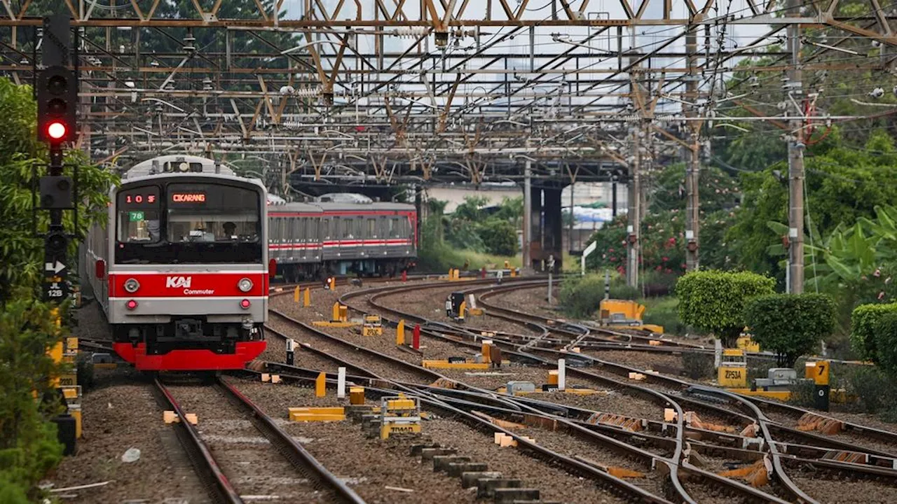 Jadwal KRL Disesuaikan akibat Penggantian Wesel di Stasiun Kampung Bandan