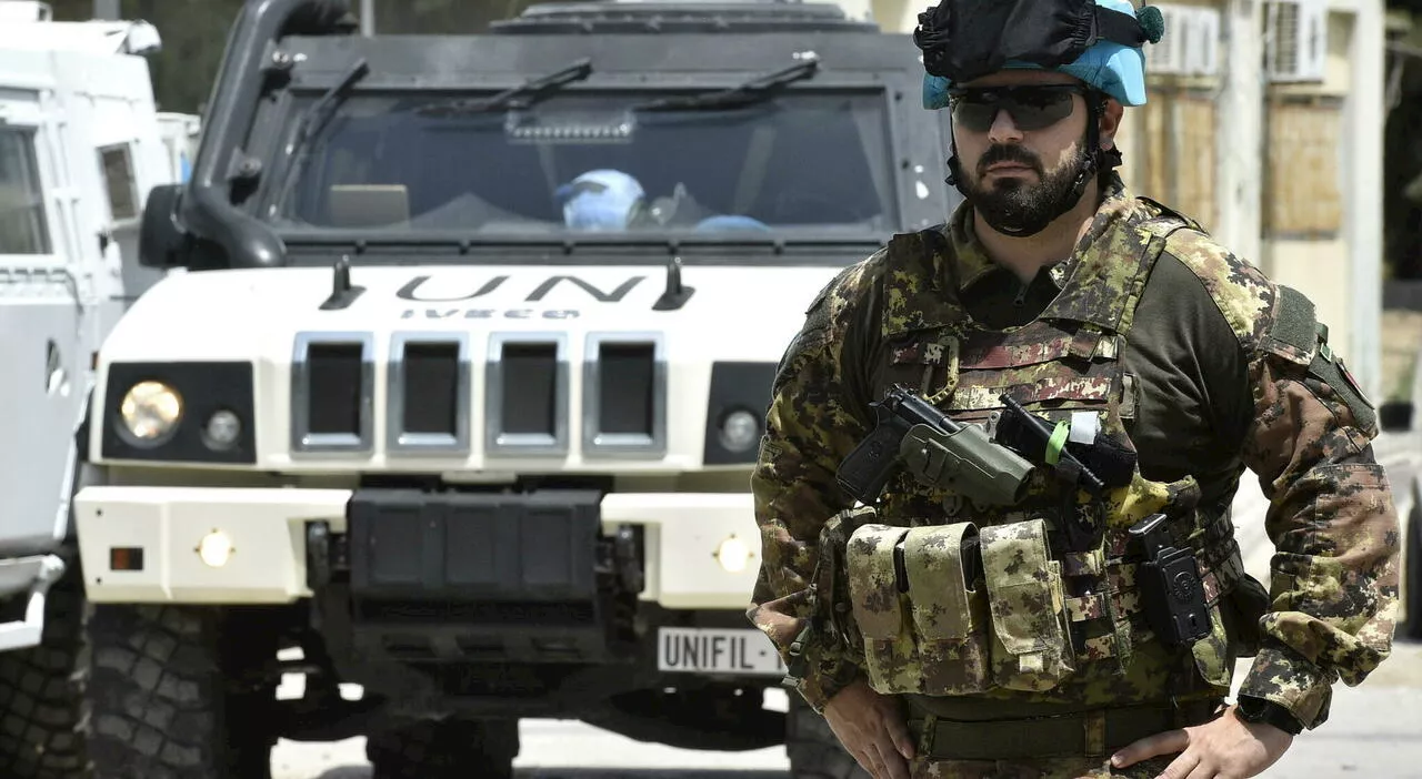 Unifil, veicoli e soldati delle Nazioni Unite in Libano