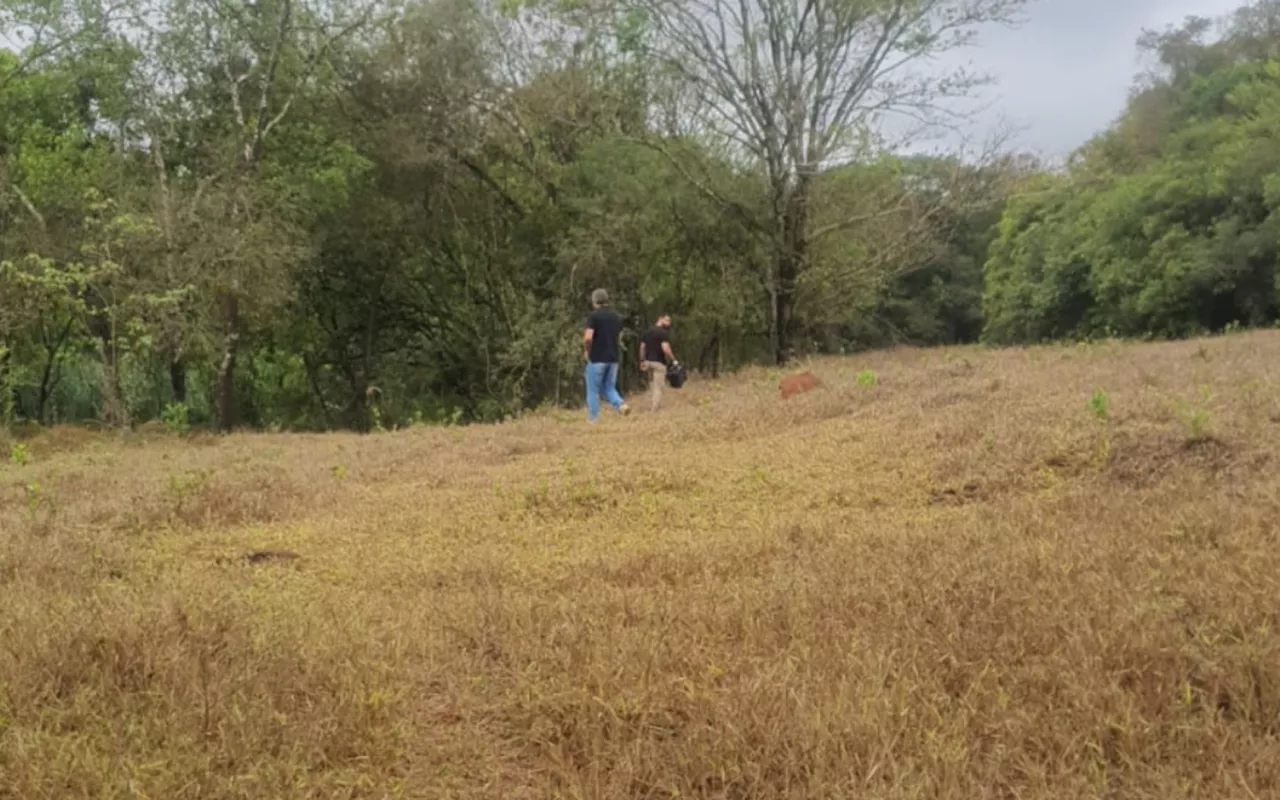 Suspeitos de envolvimento em chacina de Resende morrem em troca de tiros com a polícia em MG