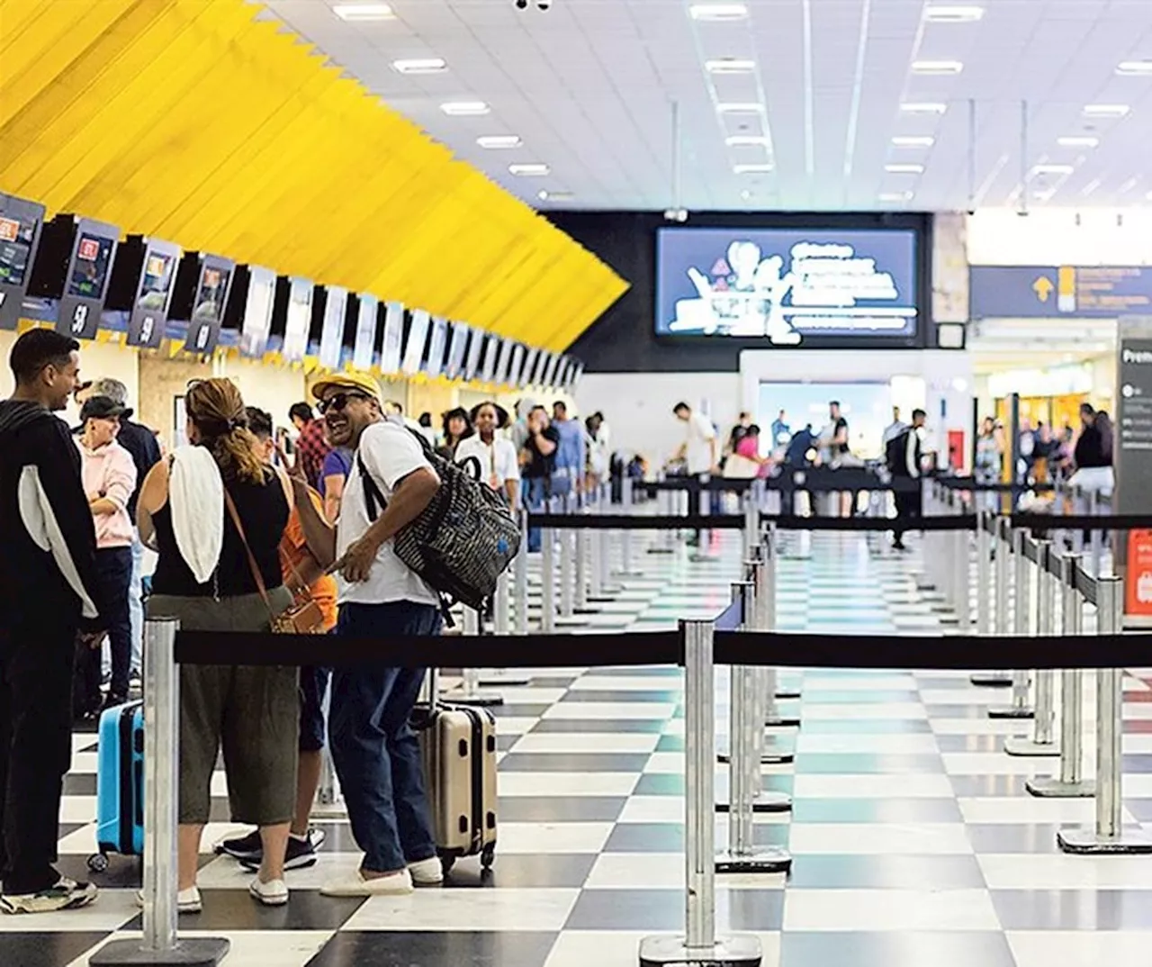 Tempestade em SP: Aeroporto de Congonhas desvia seis pousos e cancela duas decolagens