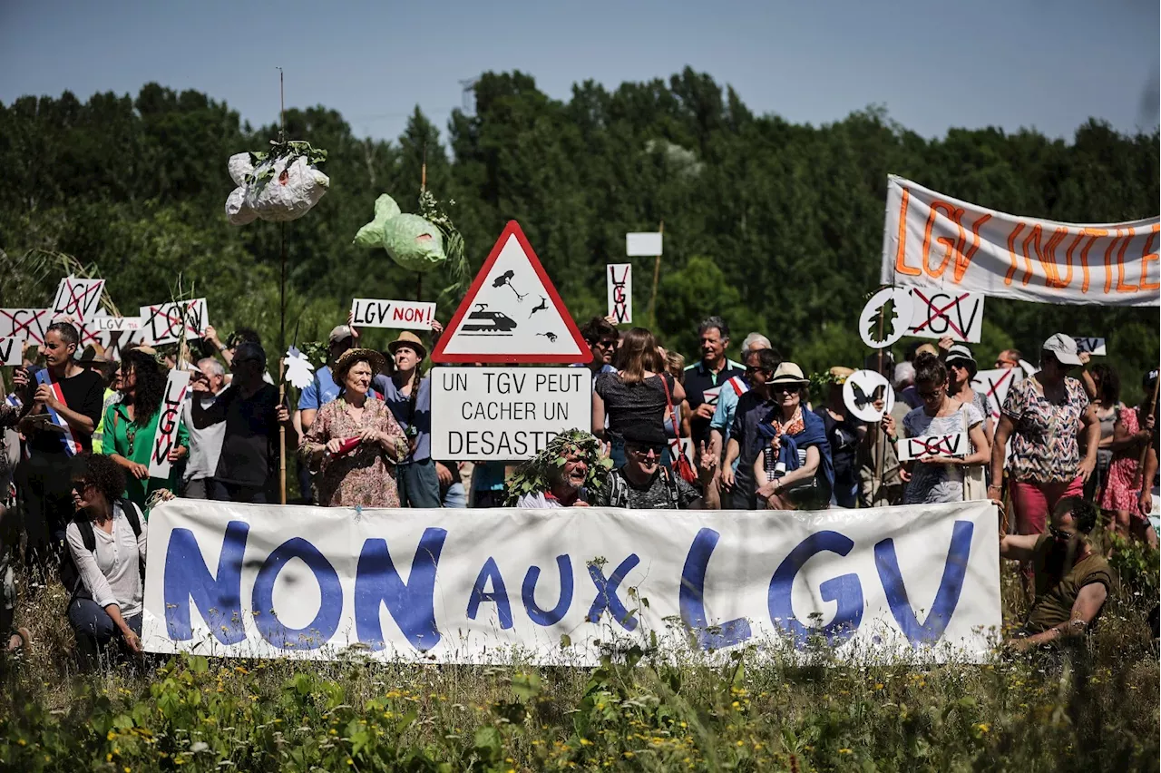 LGV du Sud-Ouest: rassemblement d'opposants sous surveillance en Gironde