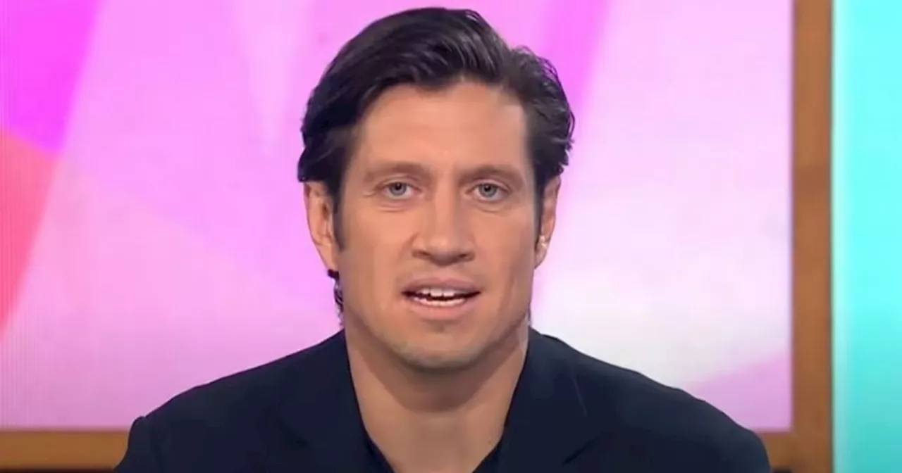 Vernon Kay told off for move behind Tess Daly's back on Strictly Come Dancing