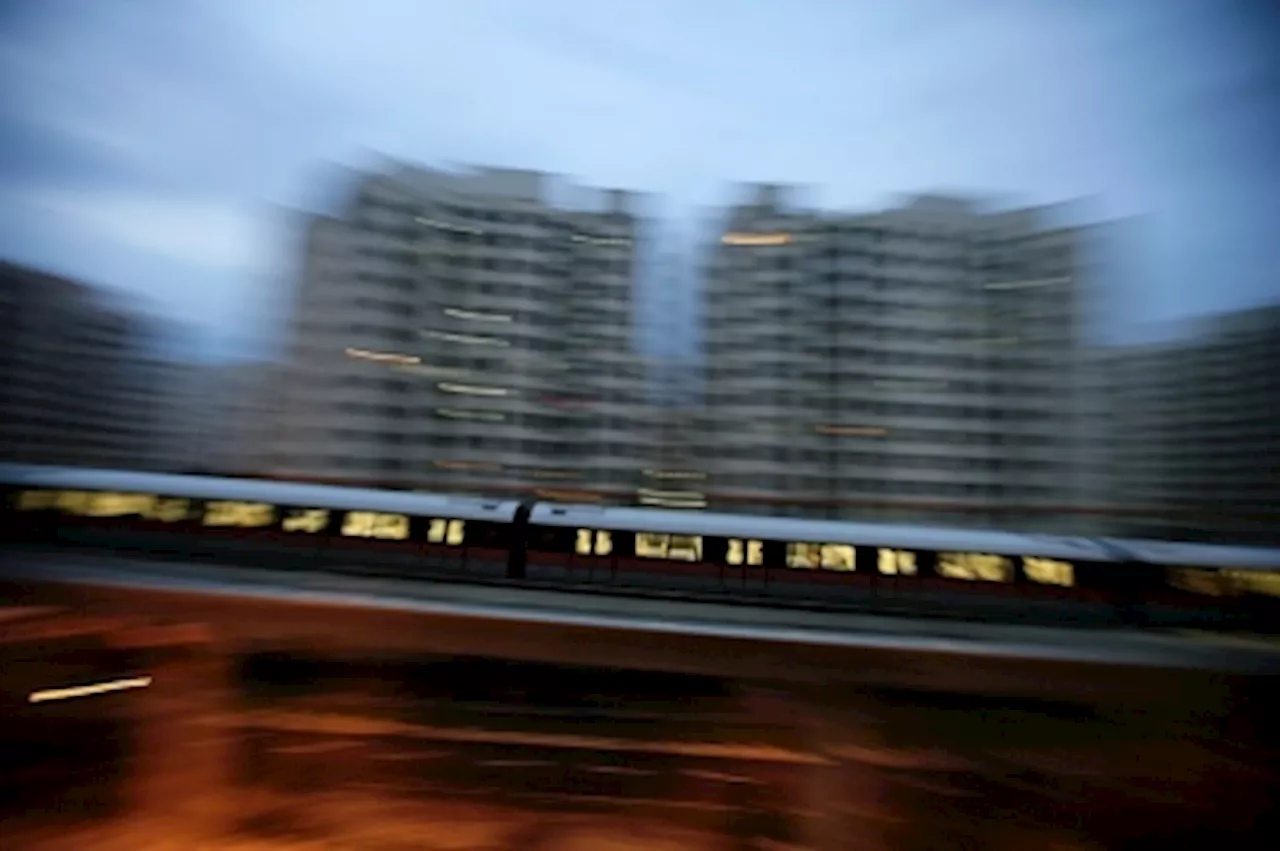 Mind the gap: Singapore woman hurt after leg caught between MRT and platform