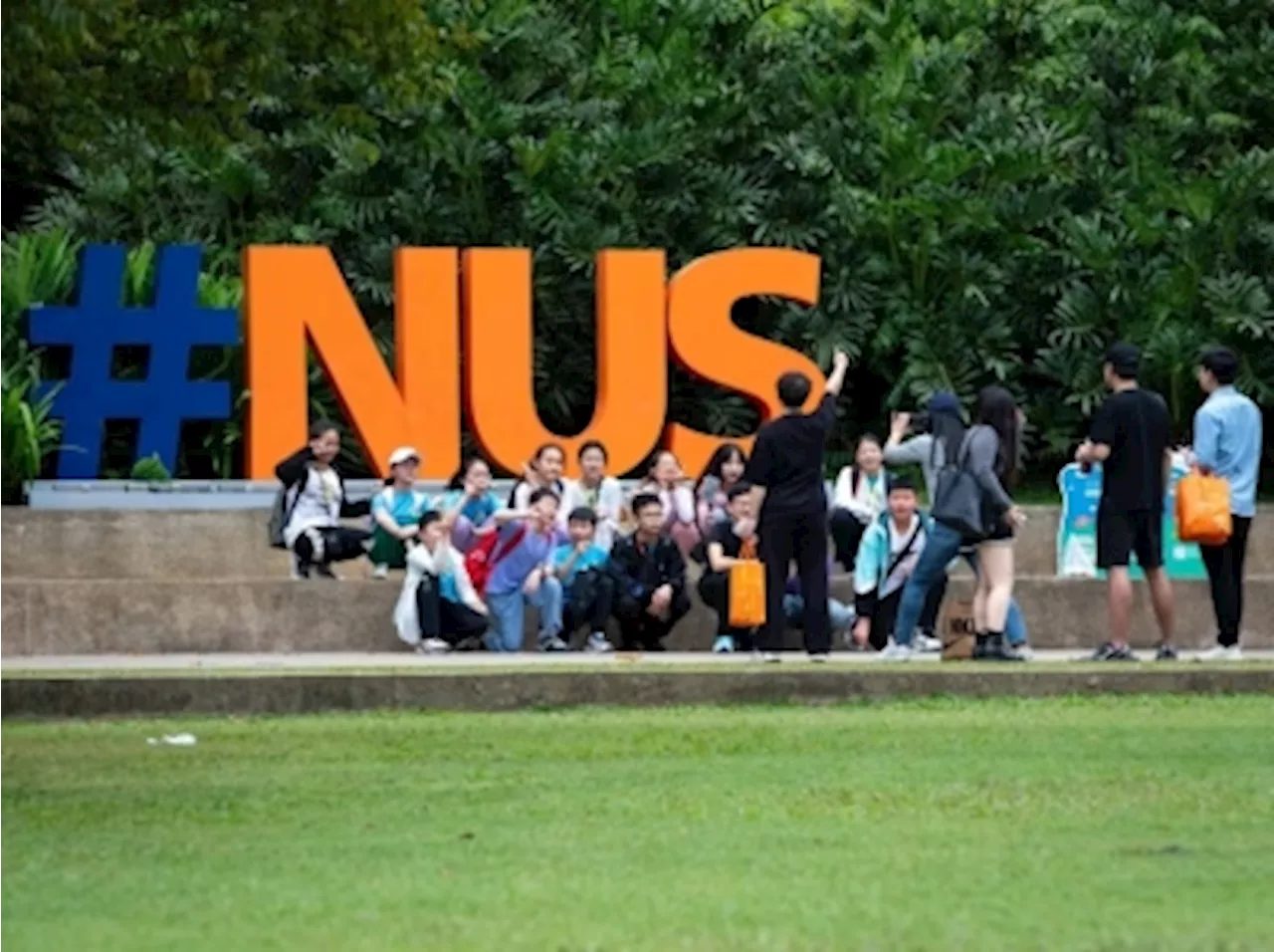 They’re coming: Students at Singapore unis upset as China mums swarm for campus recce during Golden Week