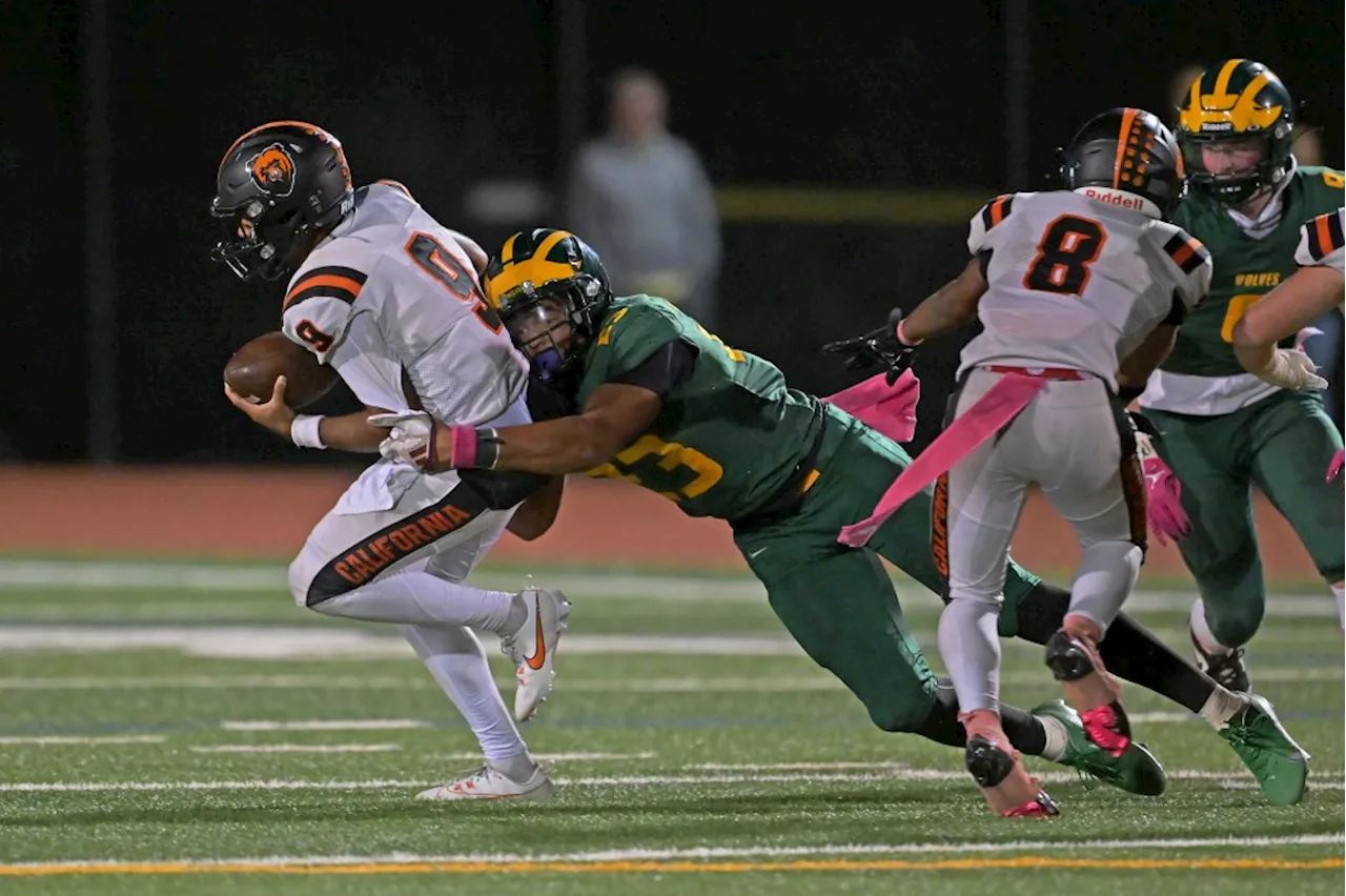 Led by clutch defense, San Ramon Valley pulls away late to beat California in league opener