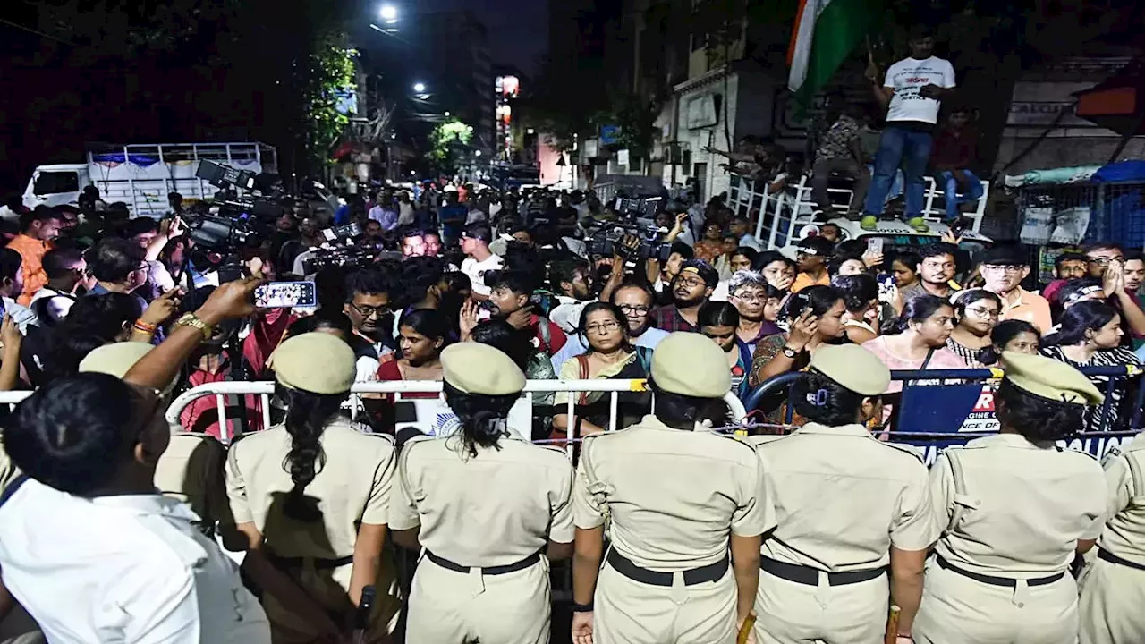 कोलकाता केस: आमरण अनशन पर बैठे डॉक्टरों से मिले आईएमए चीफ, ममता सरकार से मसला हल करने की गुजारिश की