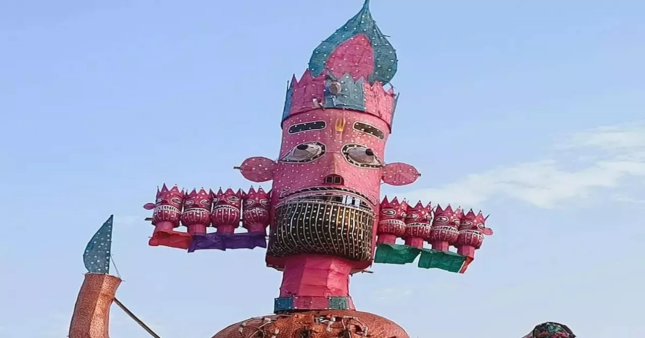 Dussehra: हाथरस में 10 की जगह 9 सिर वाला रावण देखकर लोग हैरान, चर्चा में 70 फीट ऊंचा ये पुतला