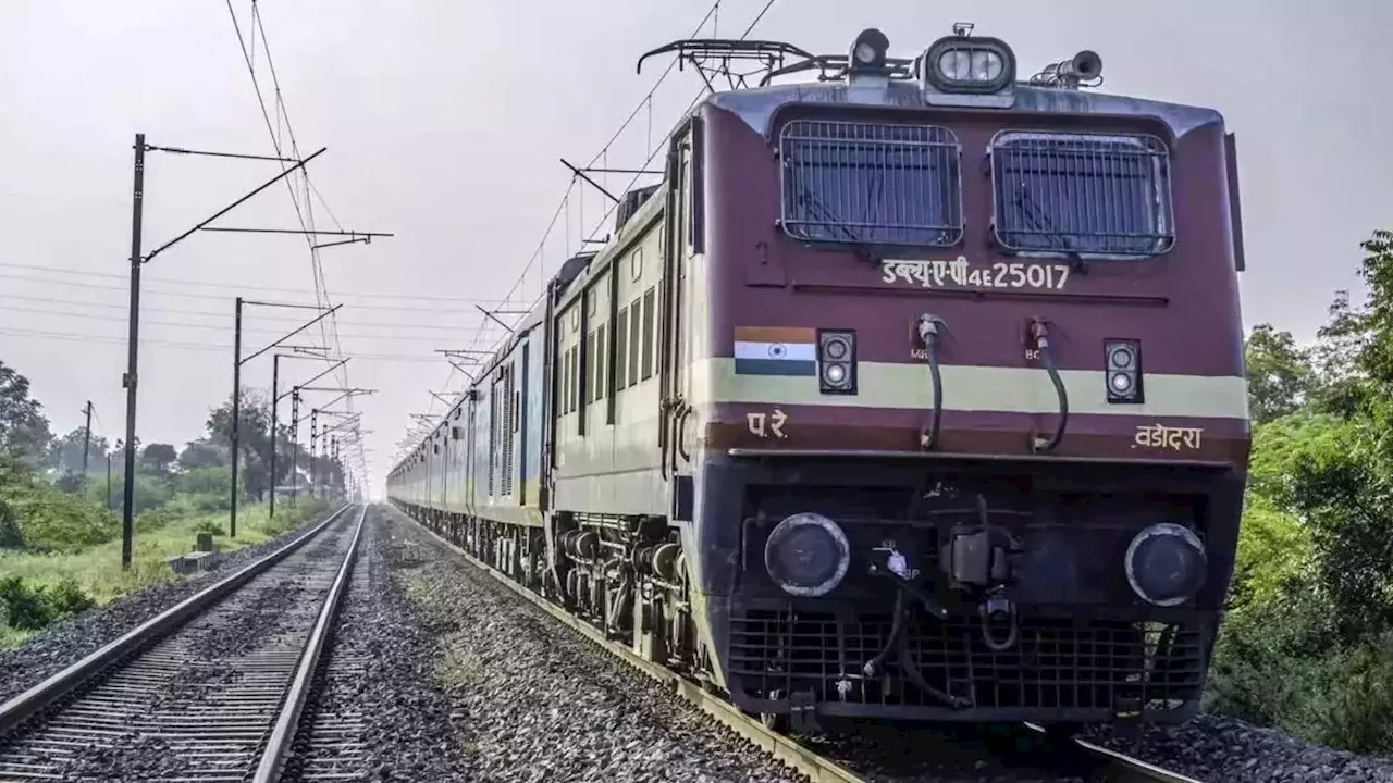 Train News: गोरखपुर-बिहार रूट की 50 ट्रेनें रद, चारबाग नहीं गोमतीनगर तक ही चलेंगी कई गाड़ियां