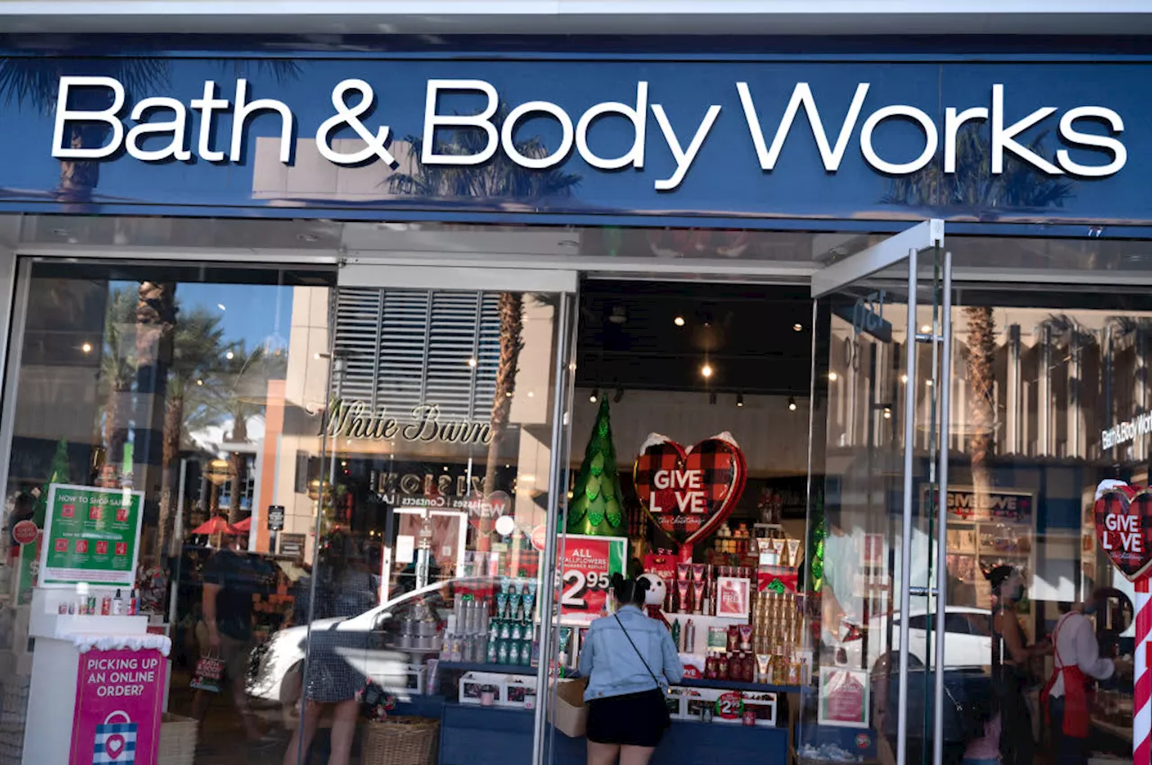 Bath & Body Works Apologizes for Snowflake Candle Resembling KKK Hood