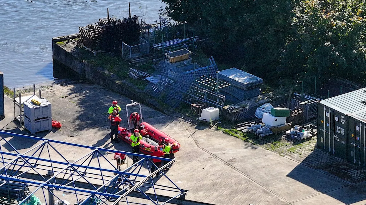 Search Resumes For Missing Man After River Thames Boat Capsizes