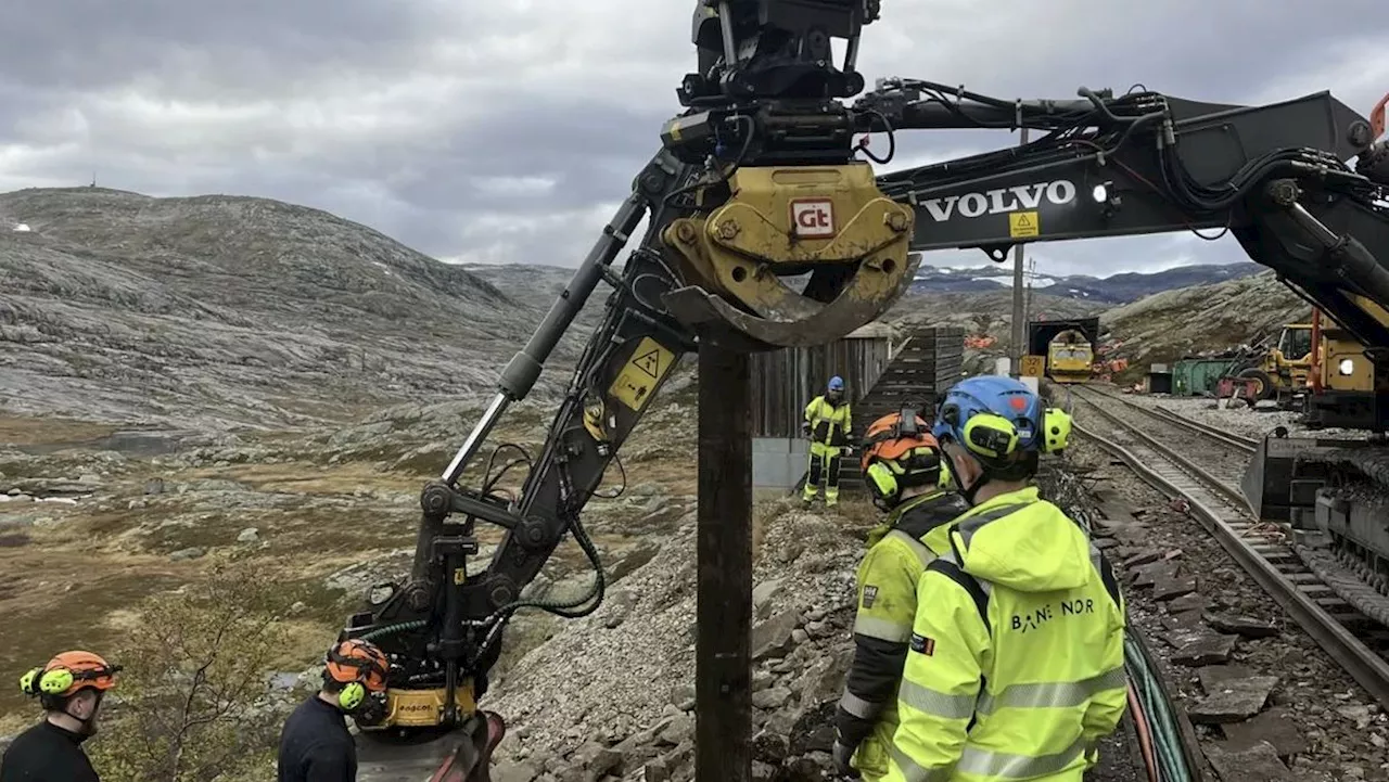 Gnister fra slipetog startet trolig brannen på Bergensbanen