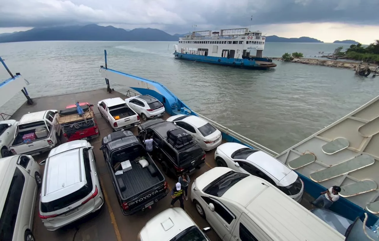 รถทะลักเกาะช้าง แห่เที่ยวช่วงหยุดยาว 3 วัน ท่าเรือเฟอร์รี่ใช้เรือ 5 ลำให้บริการ