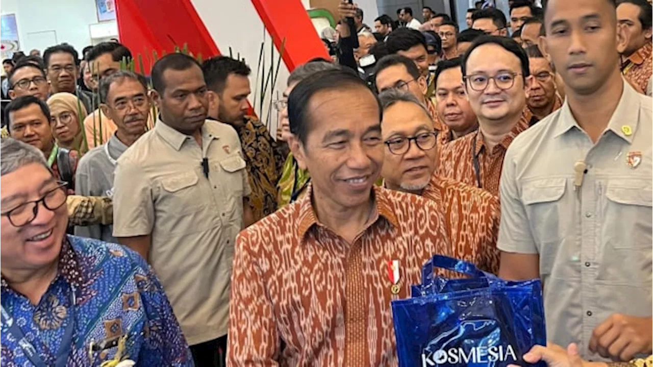 Jokowi Mampir ke Booth Kecantikan di Pameran TEI 2024, Buat Bu Iriana?