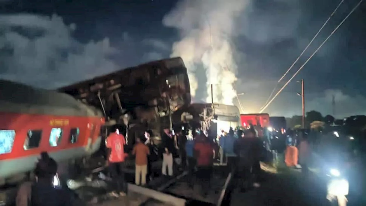 Tamil Nadu Train Accident: Mysuru-Darbhanga Express Train Collides With Goods Train, 19 Injured| Updates