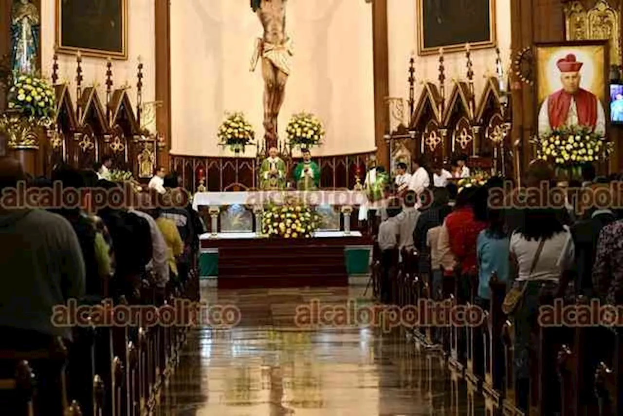 Jóvenes se interesan cada vez más en vocaciones religiosas, celebra arzobispo de Xalapa