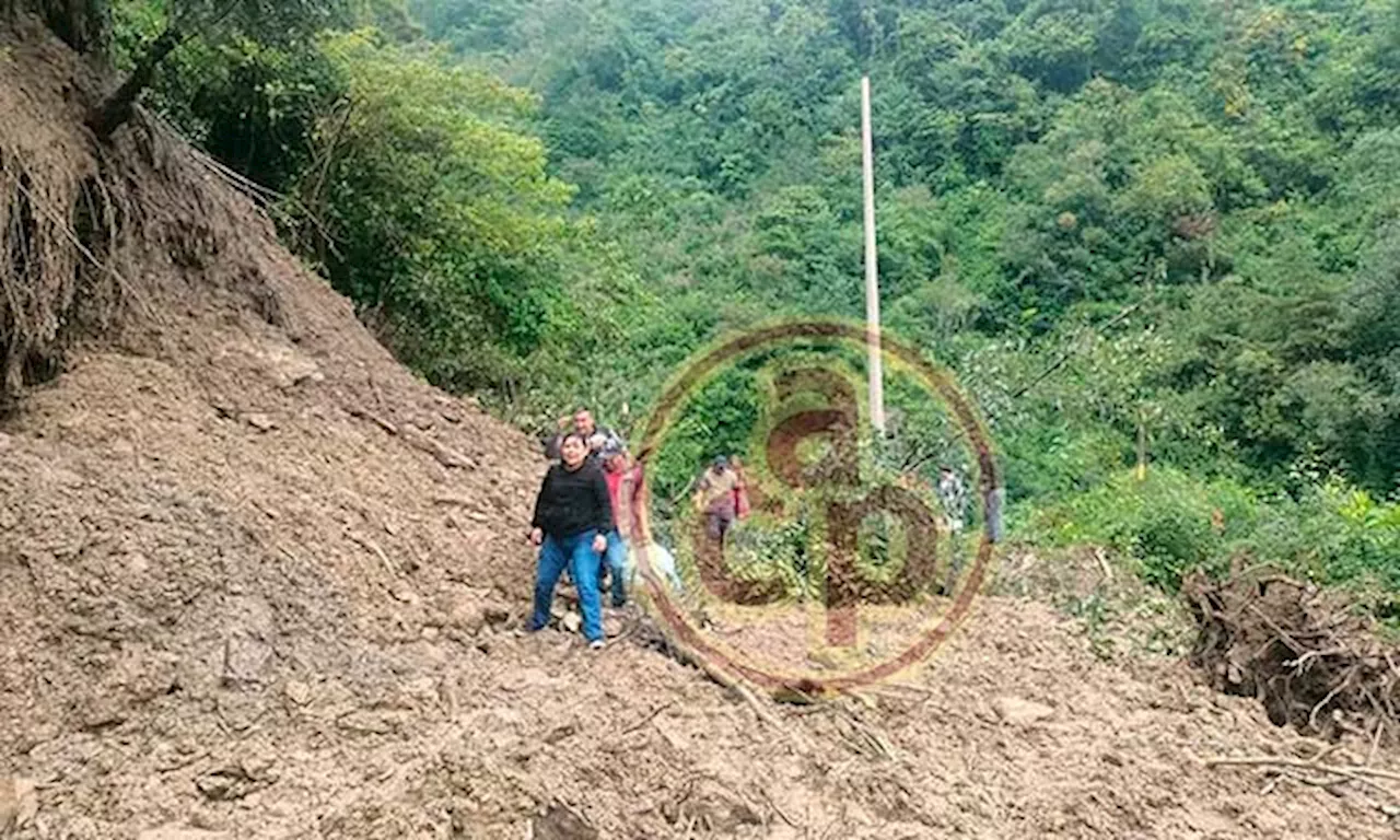 Por derrumbe debido a lluvias, sólo se puede llegar a Zongolica transbordando