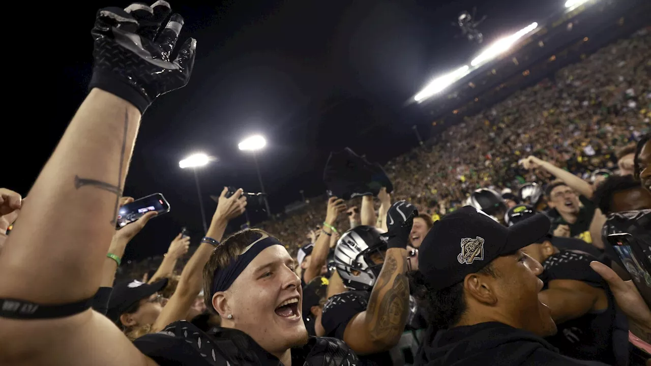 AP Top 25: Oregon, Penn State move behind No. 1 Texas. Army, Navy both ranked for 1st time since '60