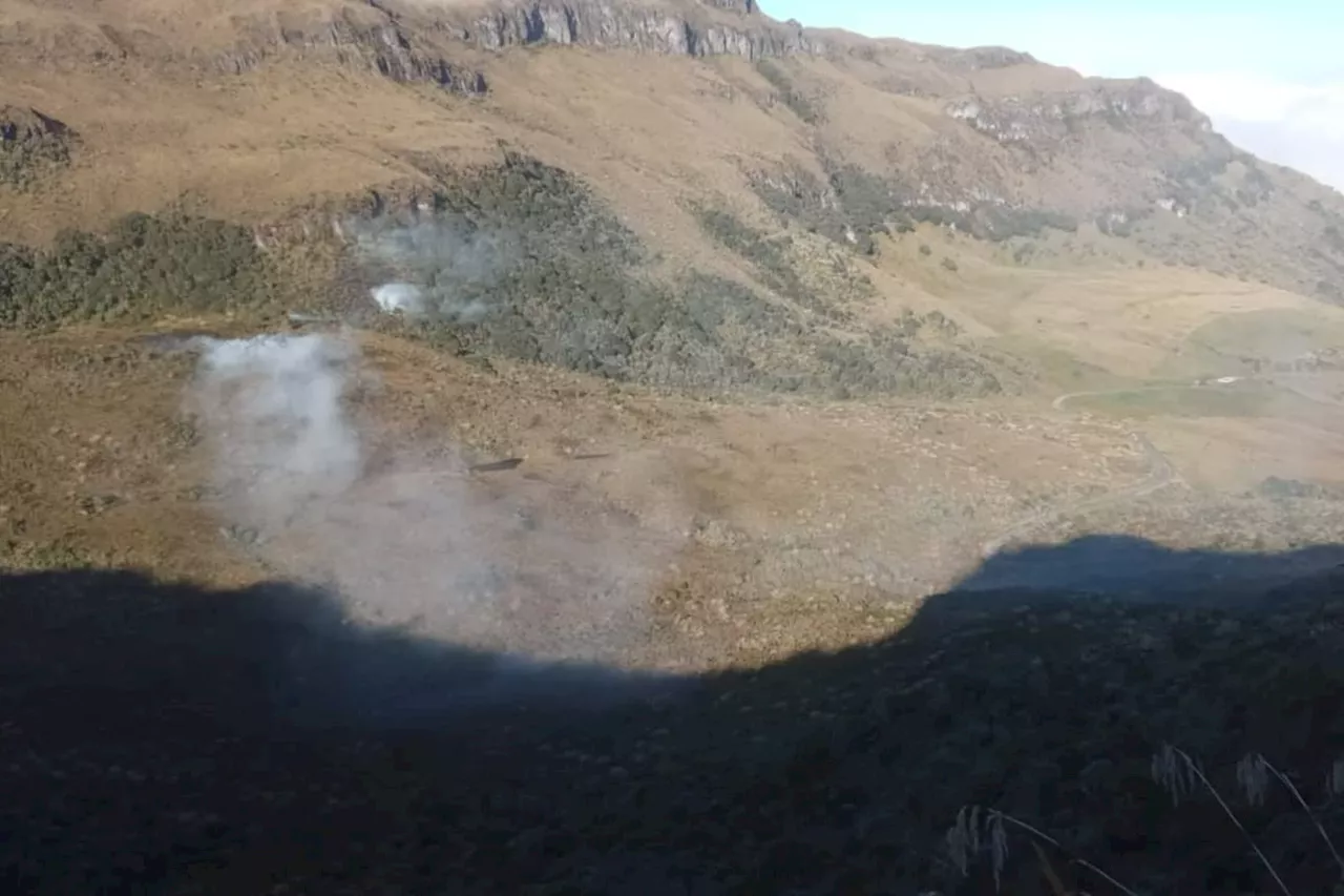 Intensifican esfuerzos para controlar incendio forestal cerca del Parque Nacional Los Nevados