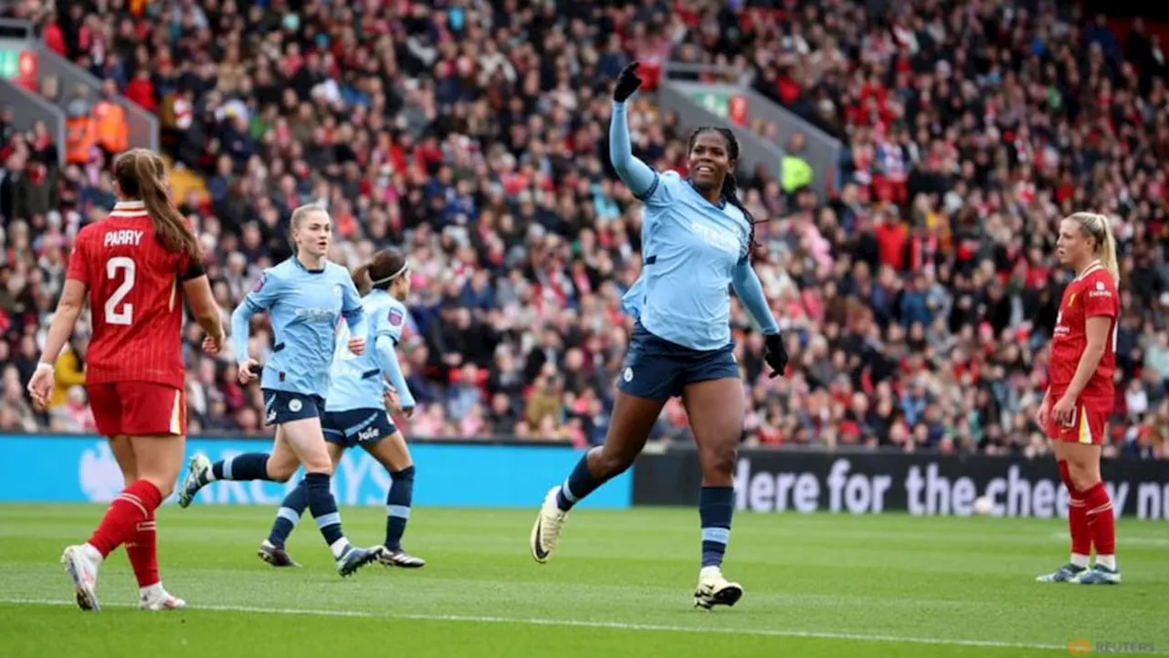 Shaw double sends Man City top of WSL with last-gasp win over Liverpool