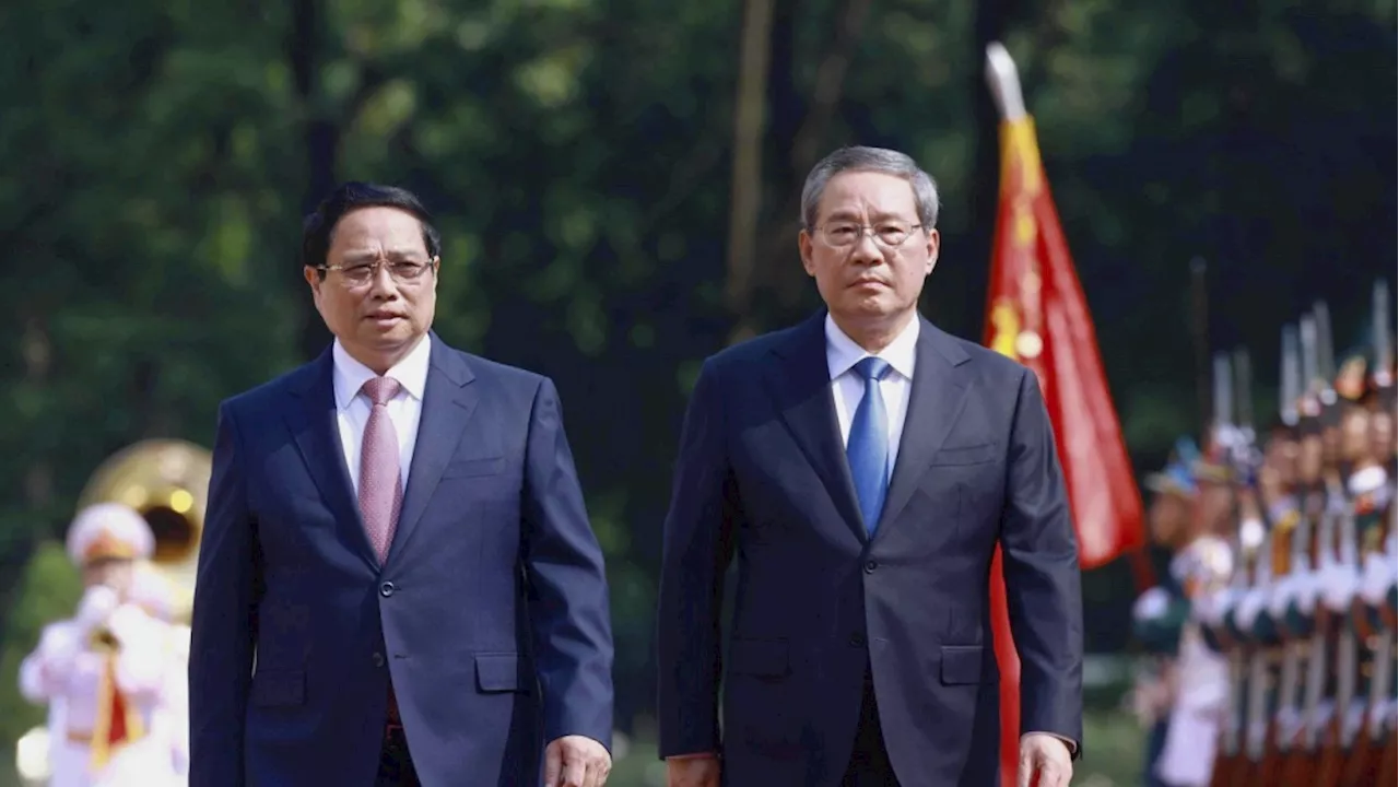 China's premier talks trade in Vietnam despite differences over South China Sea