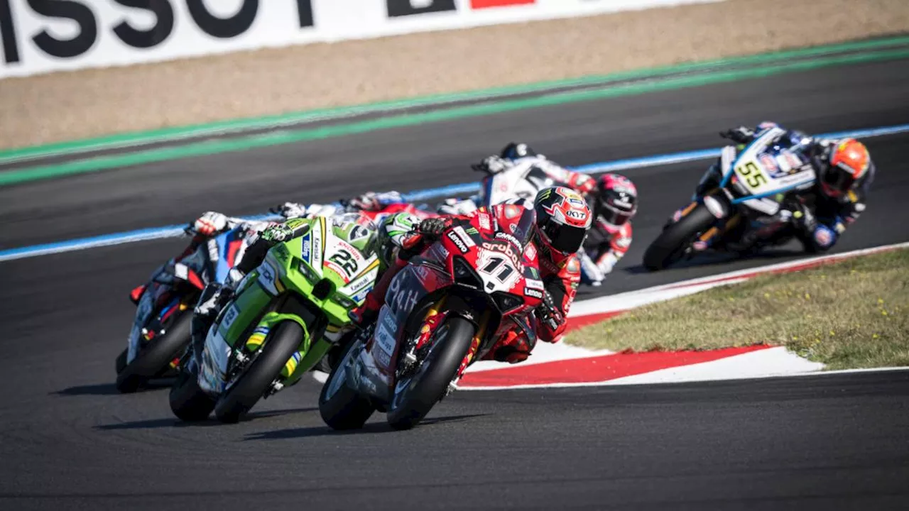 Superbike, dodici round nel 2025: il calendario e le date di Cremona e Misano