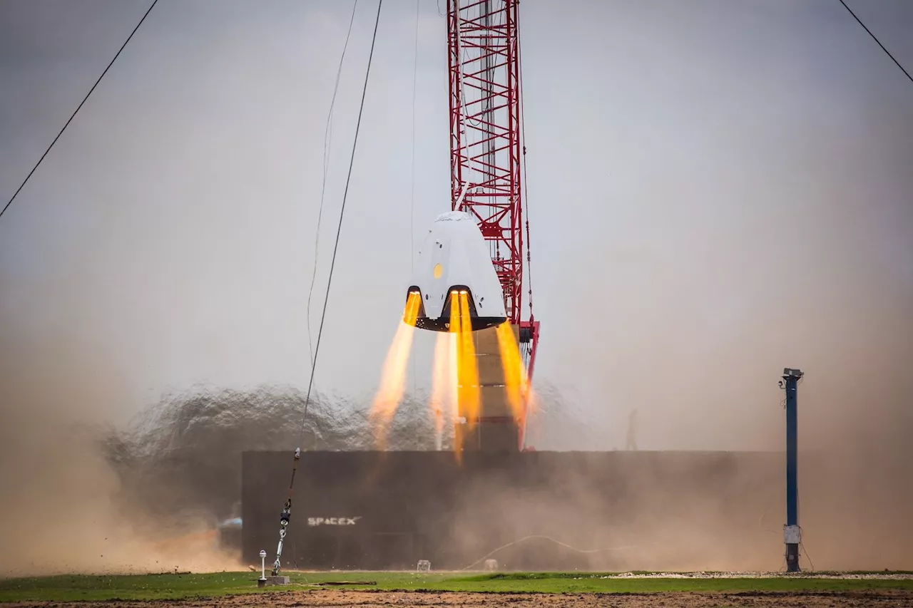 SpaceX’s Dragon Capsule Can Now Land Like a Rocket in Case of an Emergency