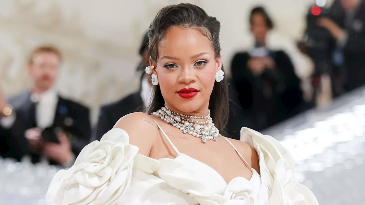 Rihanna prend la pose topless et en string ficelle sur Instagram, elle laisse peu de place à l’imagination