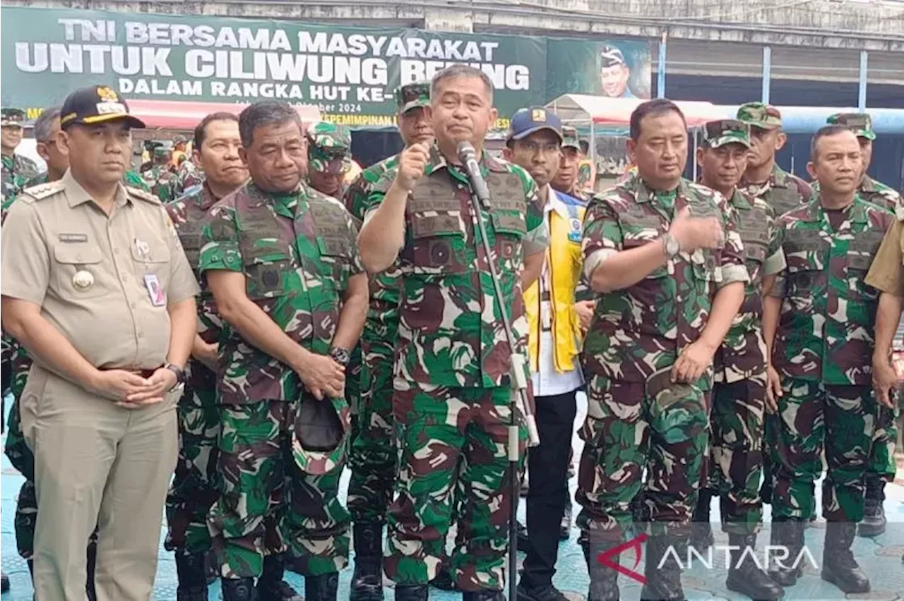 TNI Gelar Bersih-bersih Kali Ciliwung, 6 Ribu Ton Sampah Diangkut, Bravo