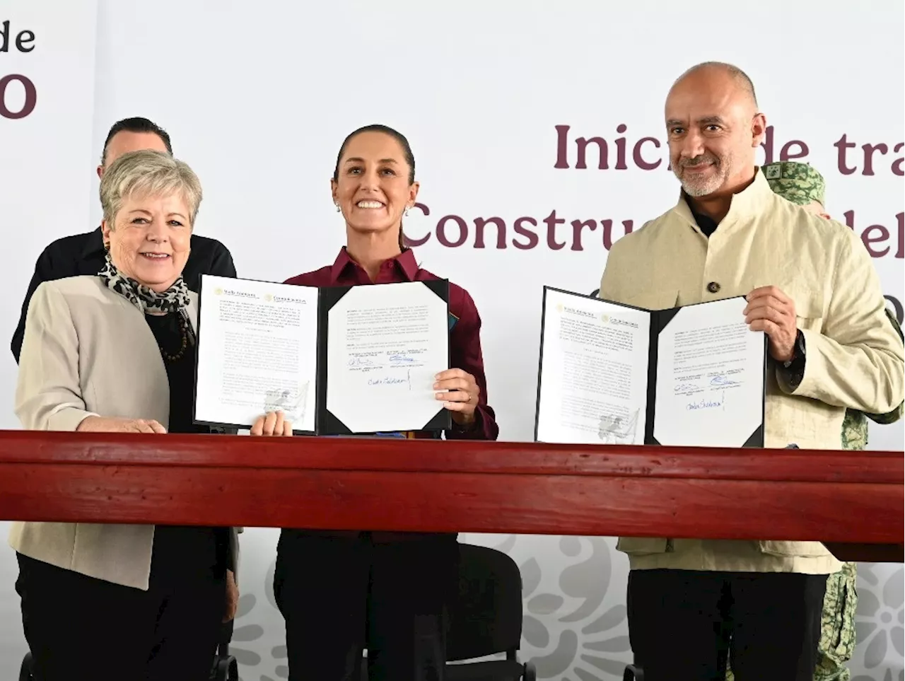 Encabeza Sheinbaum trabajos preliminares del tren México-Querétaro