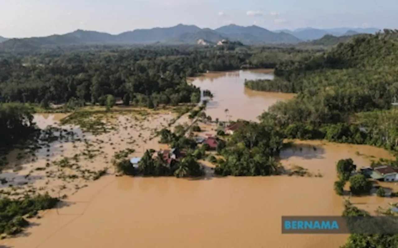 Civil Defence Force warns Sik residents to stay alert, evacuate as continuous rain pushes Sungai Chepir above danger level