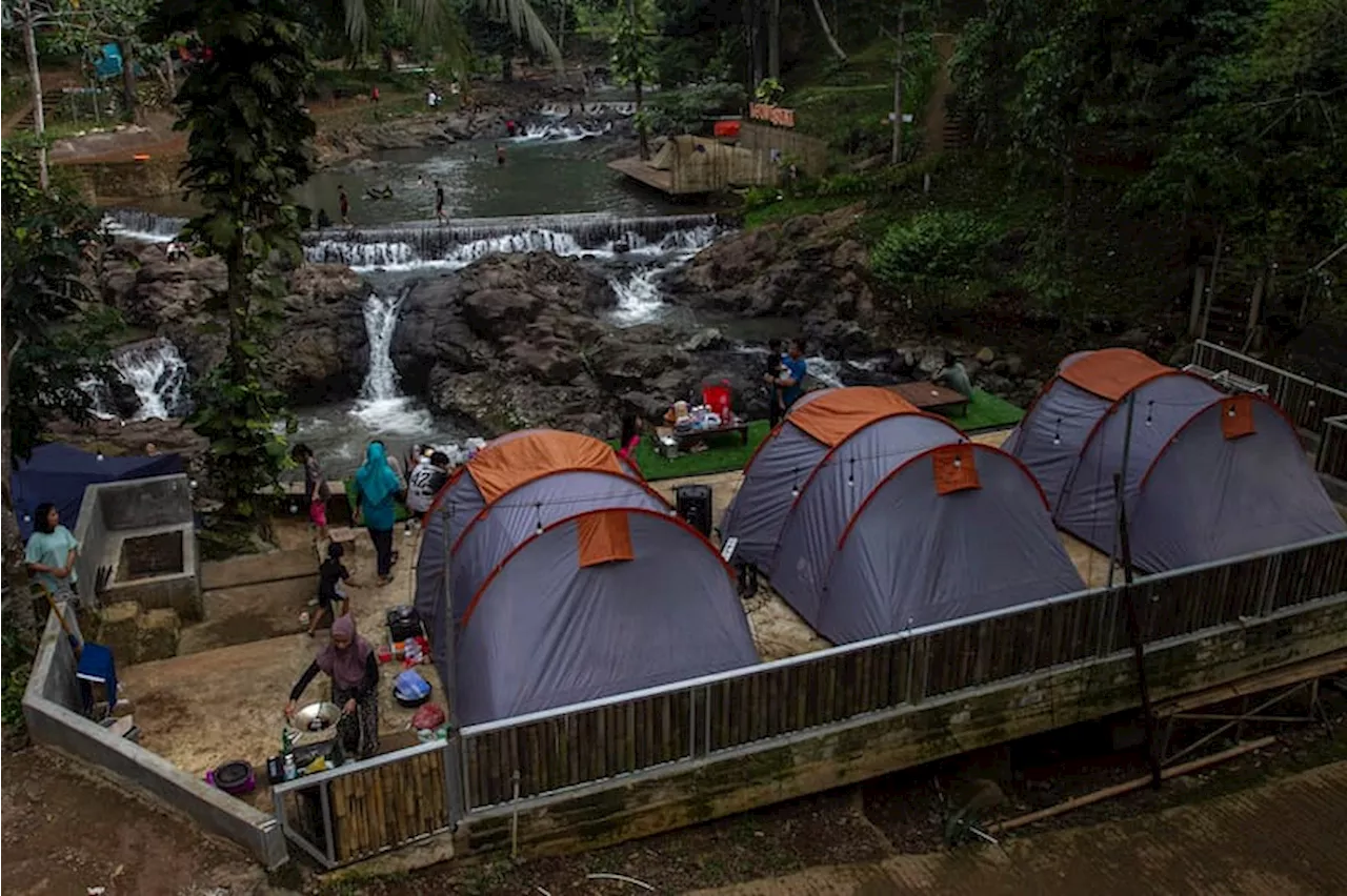 Nyaman Berkemah di Curug Leuwibumi Pandeglang Banten