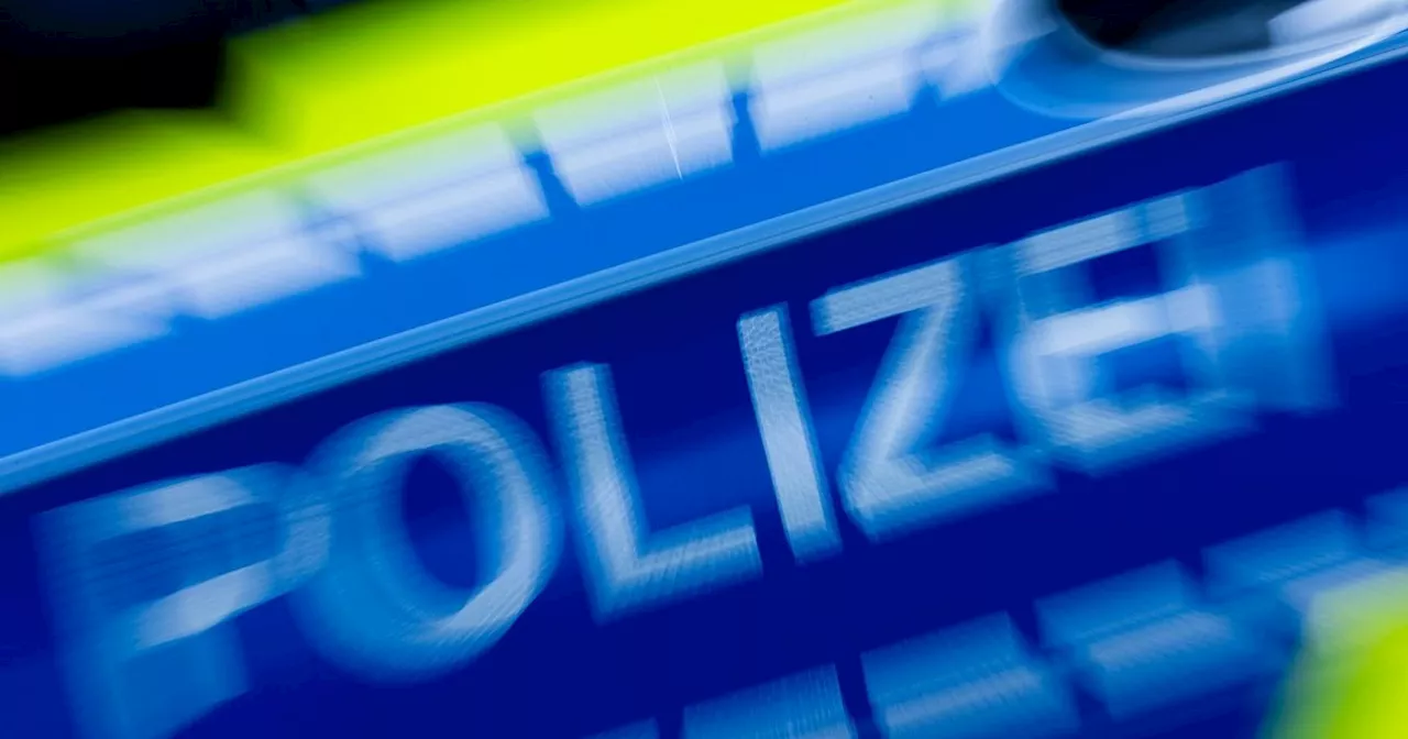 Polizei entdeckt Leichenteile in Wohnung im Kreis Gütersloh und nimmt Männer fest