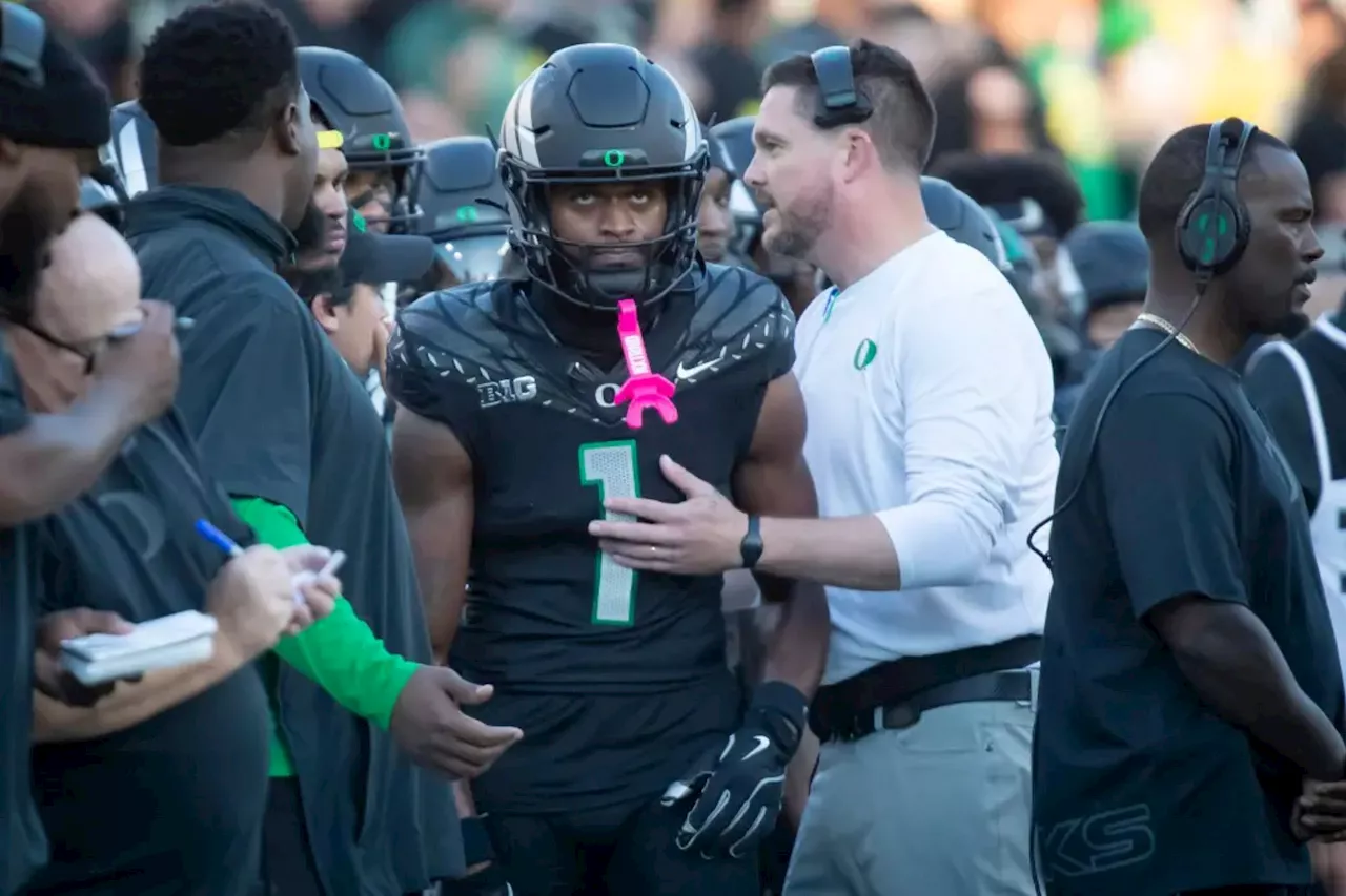 Oregon receiver ejected for spitting on Ohio State foe in key Big Ten showdown