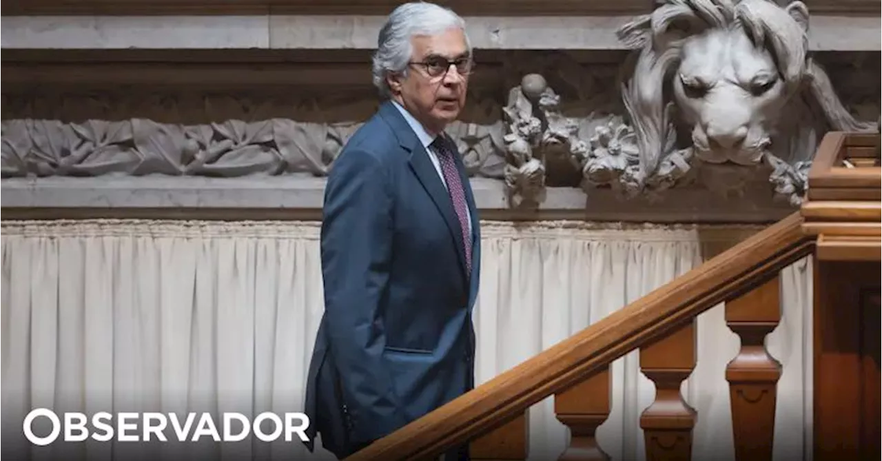 Aguiar-Branco diz que entrada de bombeiros fardados abriu precedente que fere equidade na AR