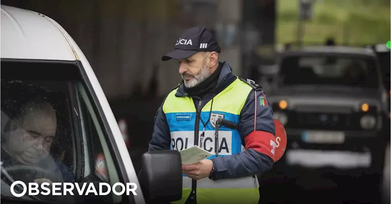 Colisão de mota com pesado de passageiros causa um morto em Sesimbra