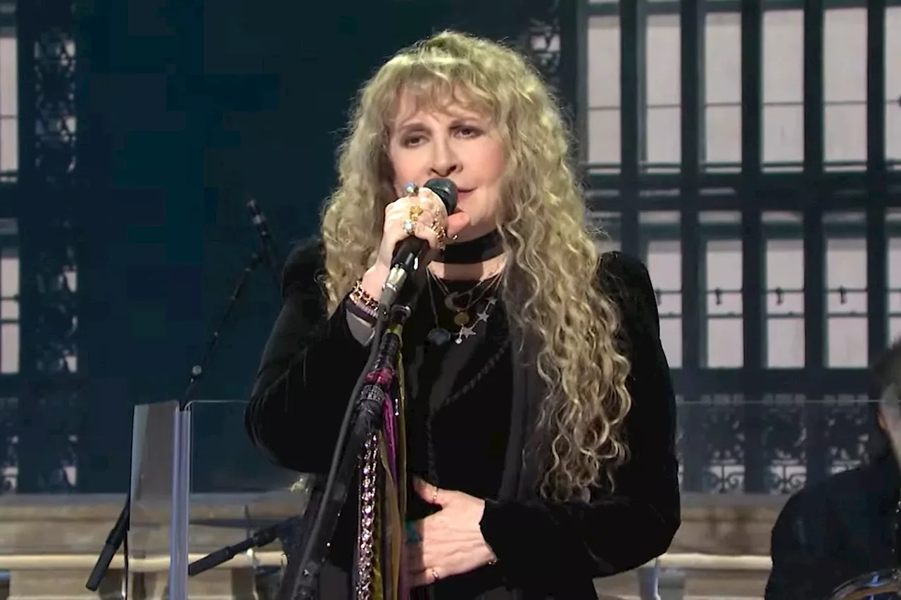 Stevie Nicks Rocks SNL with 'Edge of Seventeen' and 'The Lighthouse' Despite Brief Technical Hitch
