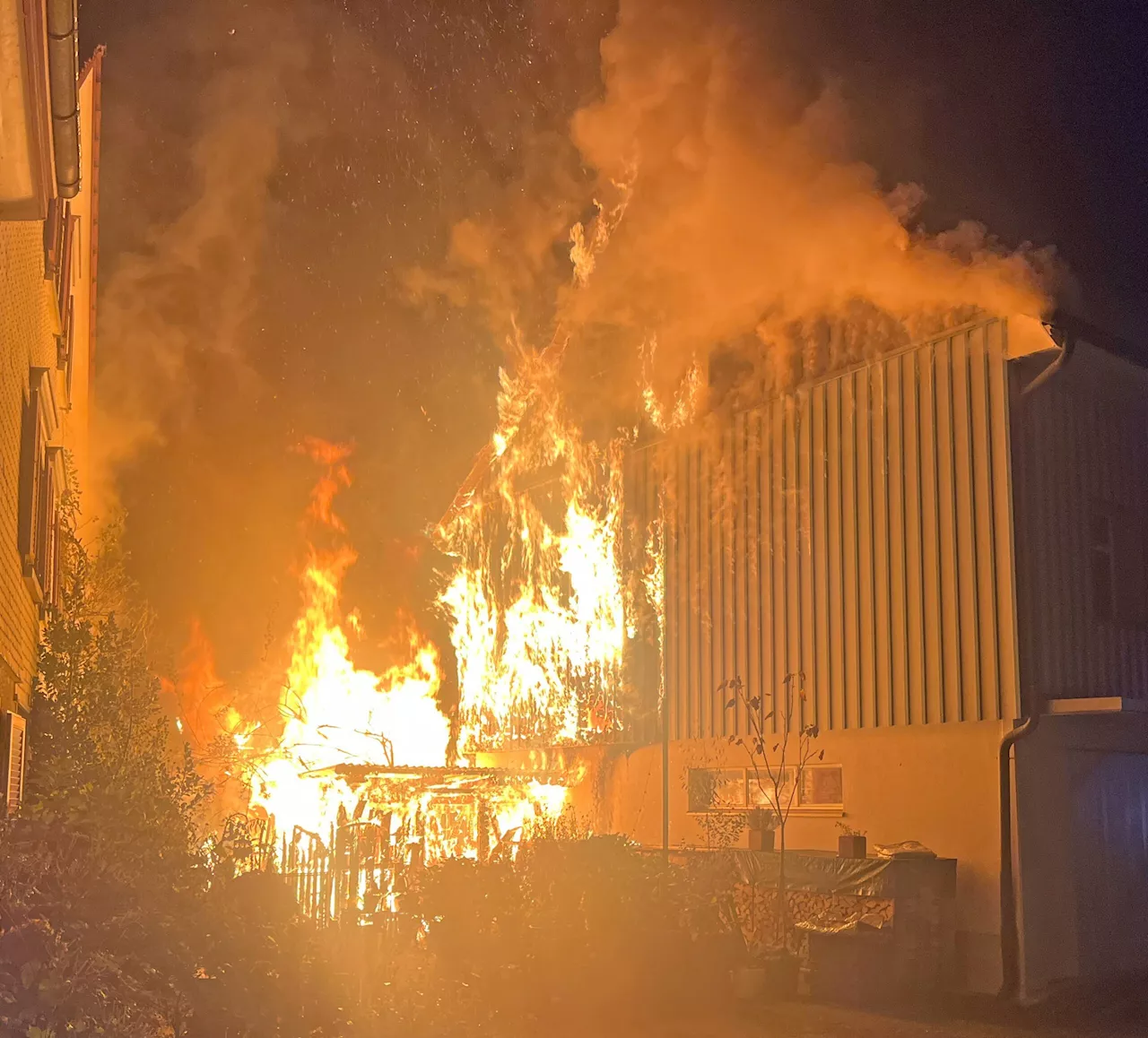 Uttwil TG: Gartenhausbrand verursacht hohen Sachschaden