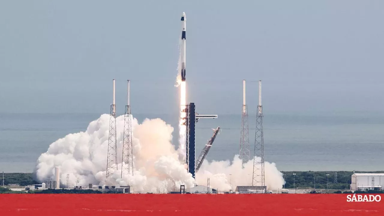 SpaceX testa com sucesso recuperação de foguetão enviado para o espaço