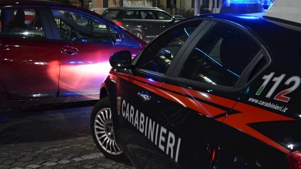 Portano in ospedale amico colto da malore, nell'auto nascosti attrezzi da scasso