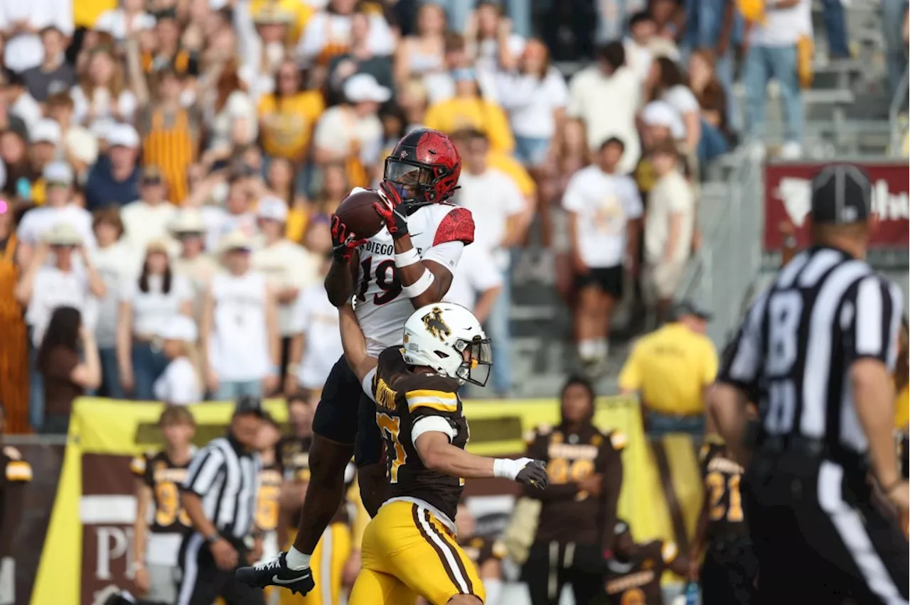 Aztecs’ fourth-quarter comeback produces 27-24 win at Wyoming