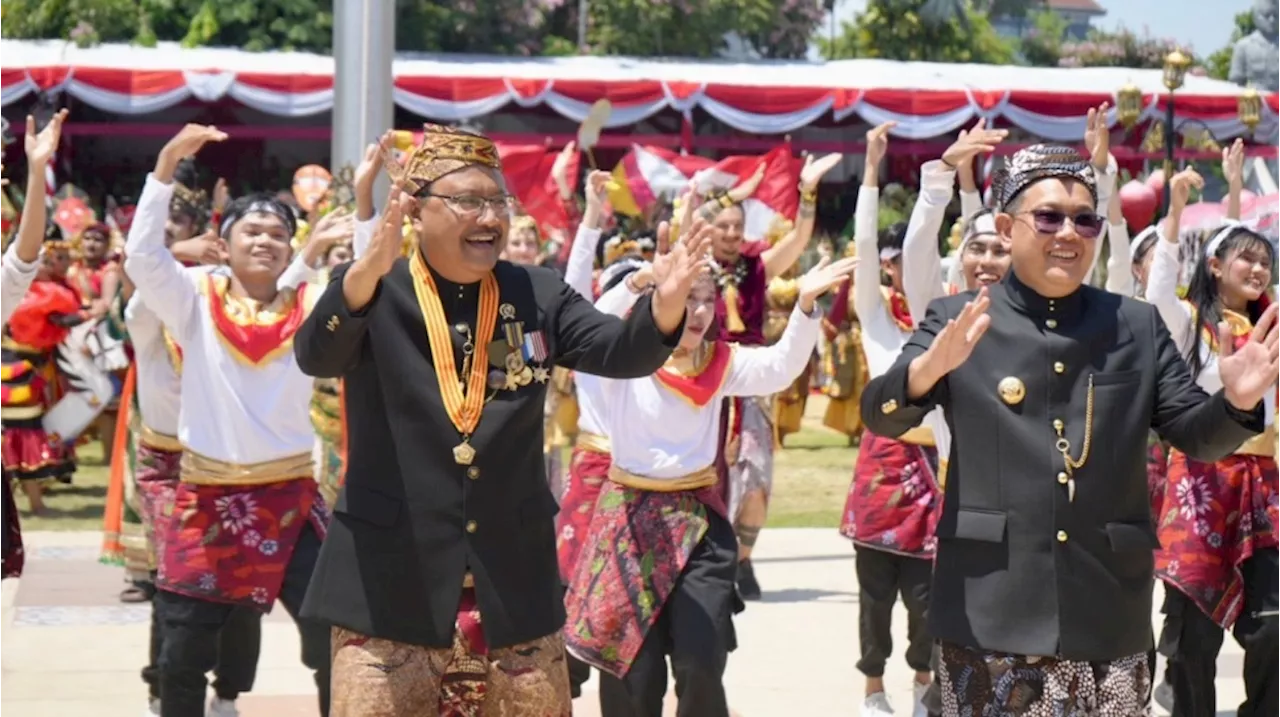 Hadirkan Tata Kelola yang Baik, Gus Ipul Terima Penghargaan JBMB Emas dari Pemprov Jatim