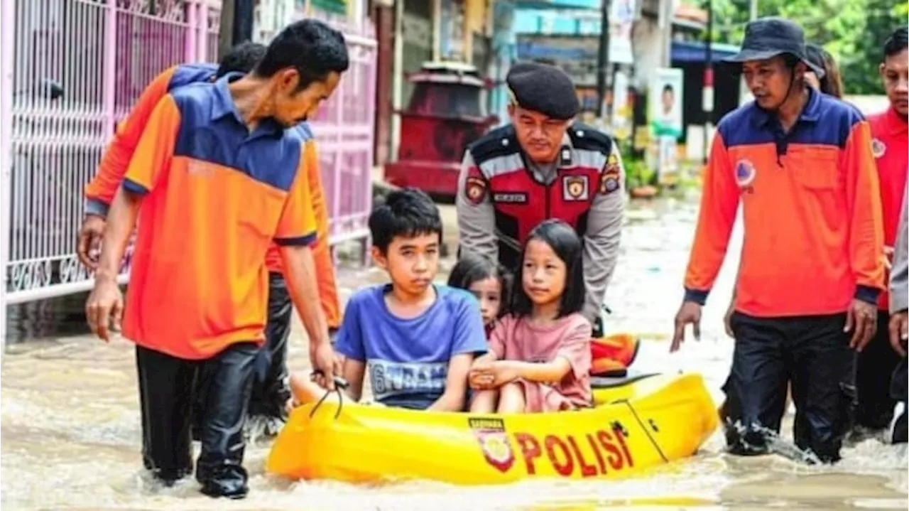 Banjir Kota Tebing Tinggi, Kemensos Langsung Salurkan Berbagai Bantuan