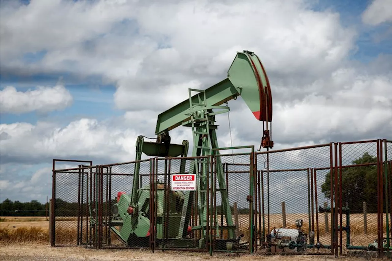 Oil prices fall by more than a $1 on Chinese economic data