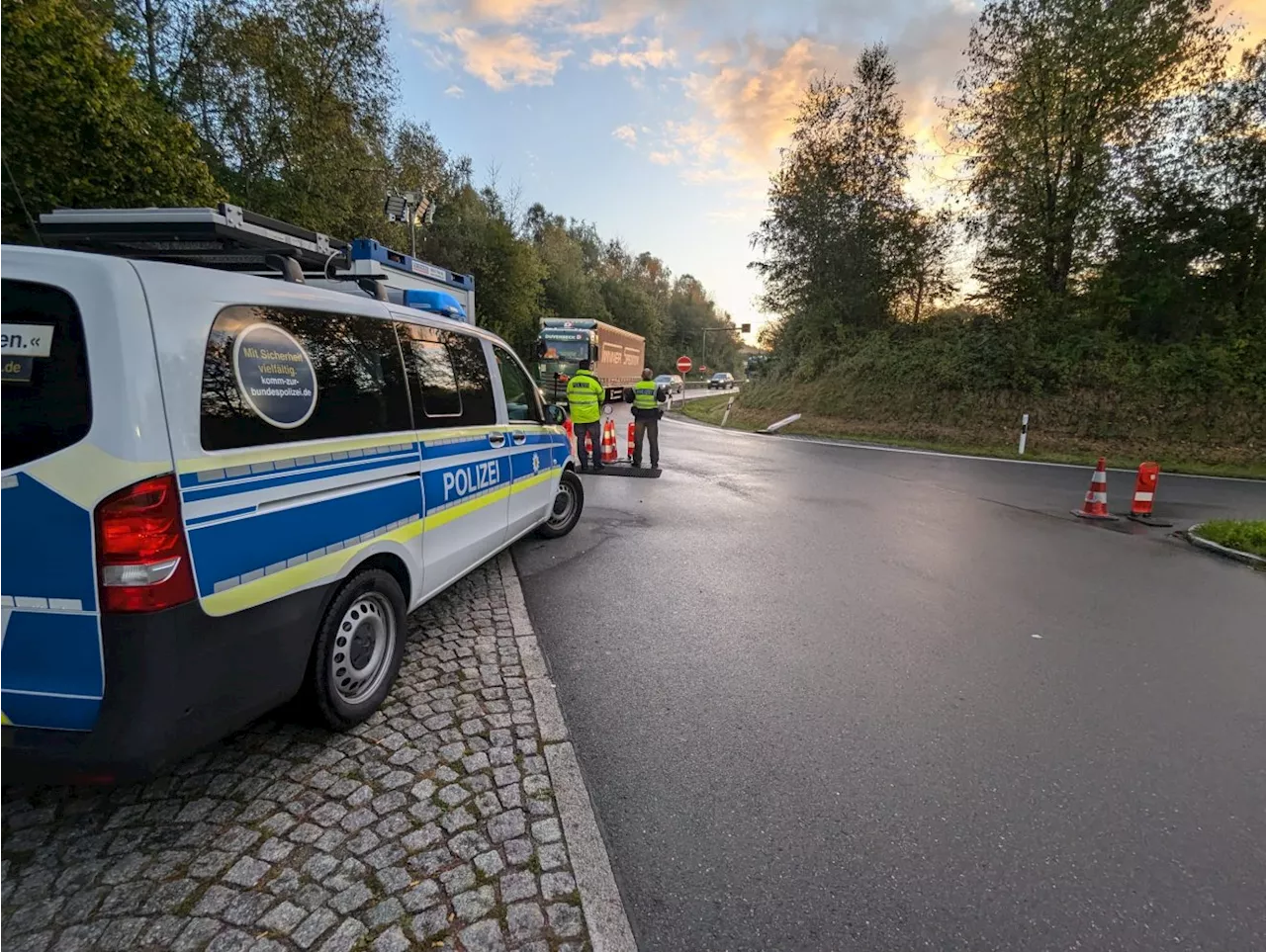 Zurückweisung nach Einreiseverbot - #Bundespolizei Waidhaus schickt Reisenden nach Tschechien zurück