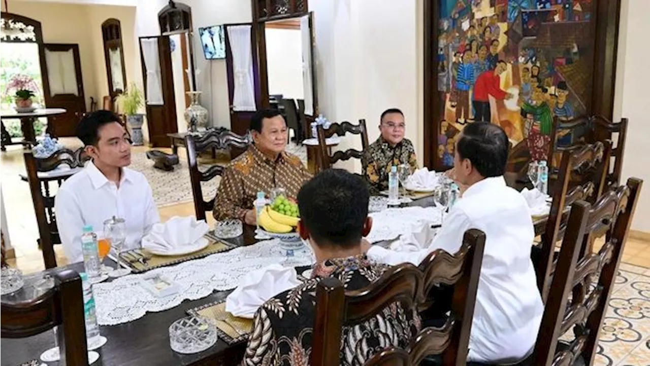 Potret Prabowo Kunjungi Rumah Jokowi di Solo, Gibran Mendampingi