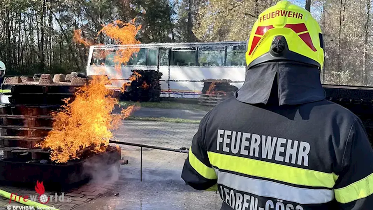 Stmk: Weiße Fahne bei der Grundausbildung 2 für 60 Feuerwehrleute aus Hartberg und Leoben