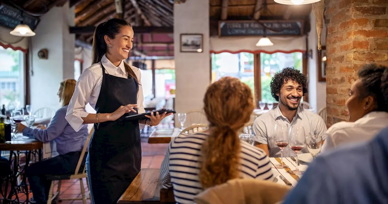 If A Restaurant Server Doesn't Write Down Your Order, Should You Be Nervous Or Impressed?