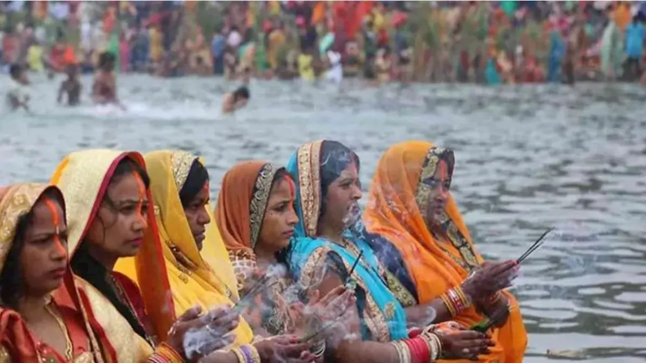 Chhath Festival: 1000 से अधिक छठ घाट बनाएगी दिल्ली सरकार, CM आतिशी ने अभी से तैयारियों का दिया निर्देश